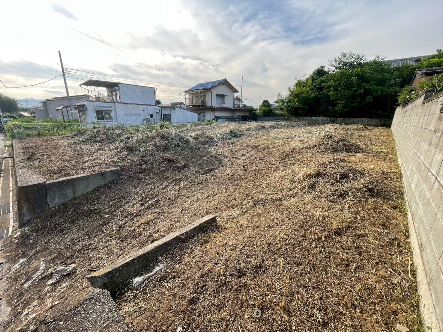 売地の除草作業を行いました！